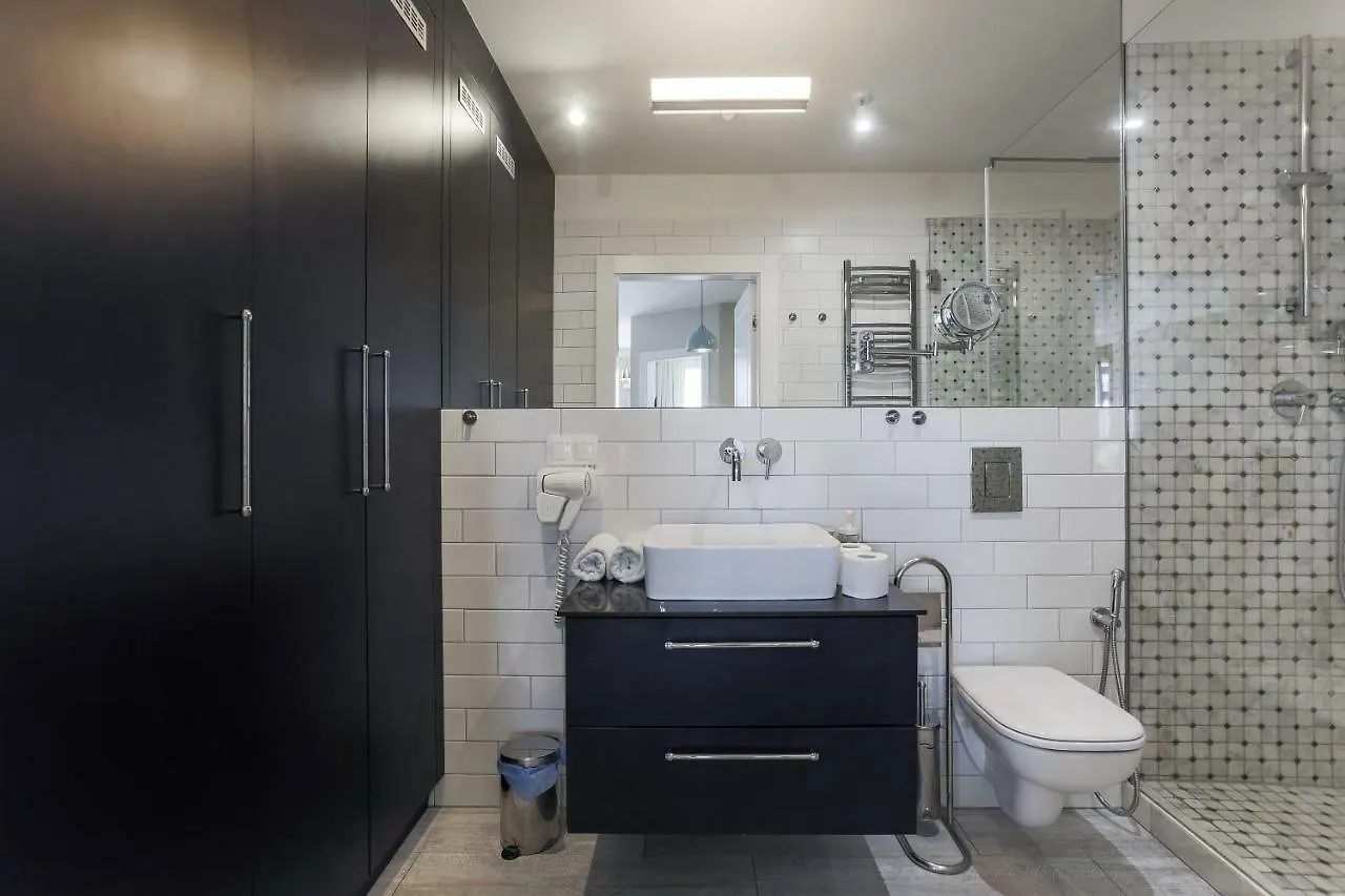 Unique Motlawa Riverbank Apartment 格但斯克